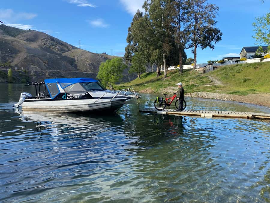 Cromwell: Lake Dunstan Boat & eBike Tour with Winery Lunch - Why the boat-to-bike plan works so well