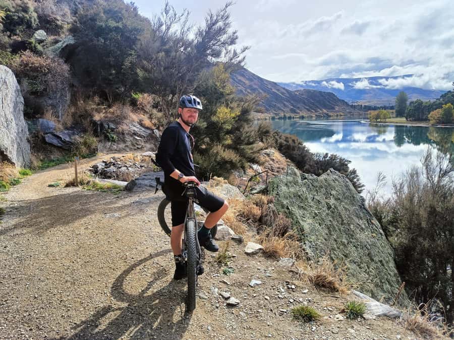 Cromwell: Lake Dunstan Trail Bike Rental and Luxury Shuttle - What the $107 price really covers