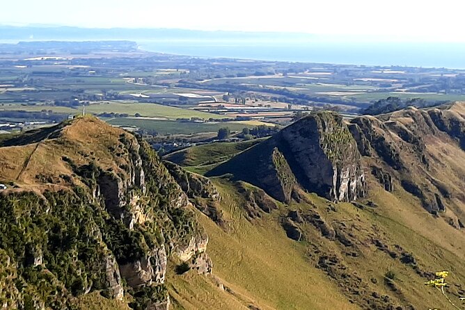 Deco Napier, Te Mata Peak, Garden Walk and Wine Tasting Tour - A compact way to see Napier beyond the waterfront