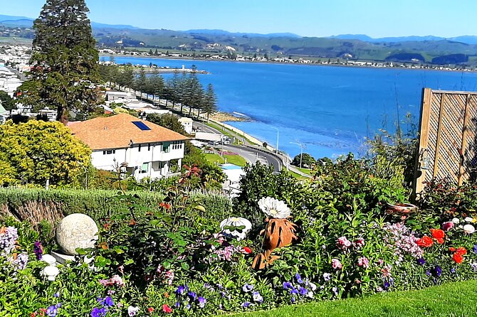 Deco Napier, Te Mata Peak, Garden Walk and Wine Tasting Tour - Askerne turns sightseeing into a proper tasting