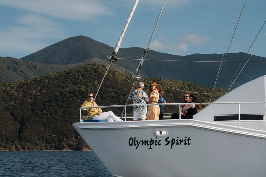 Depart Picton: Marlborough Sounds Afternoon Seafood Cruise - Seafood tasting with a Marlborough connection