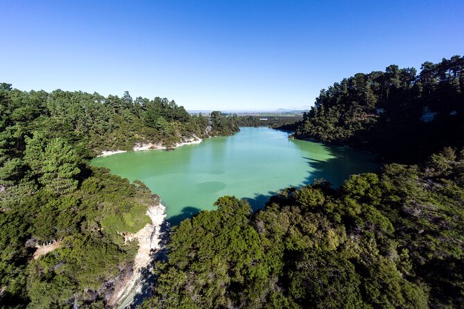 Devil's Bath Experience - Private Tour to Wai-O-Tapu & Lake Taupo - The guide and vehicle can make or break the day