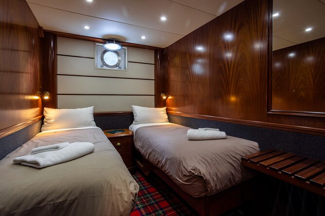 Doubtful Sound Overnight Cruise - The Wanderer gives you two days to look around