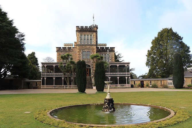 Dunedin City, Wildlife and Larnach Castle - The guide can make the difference