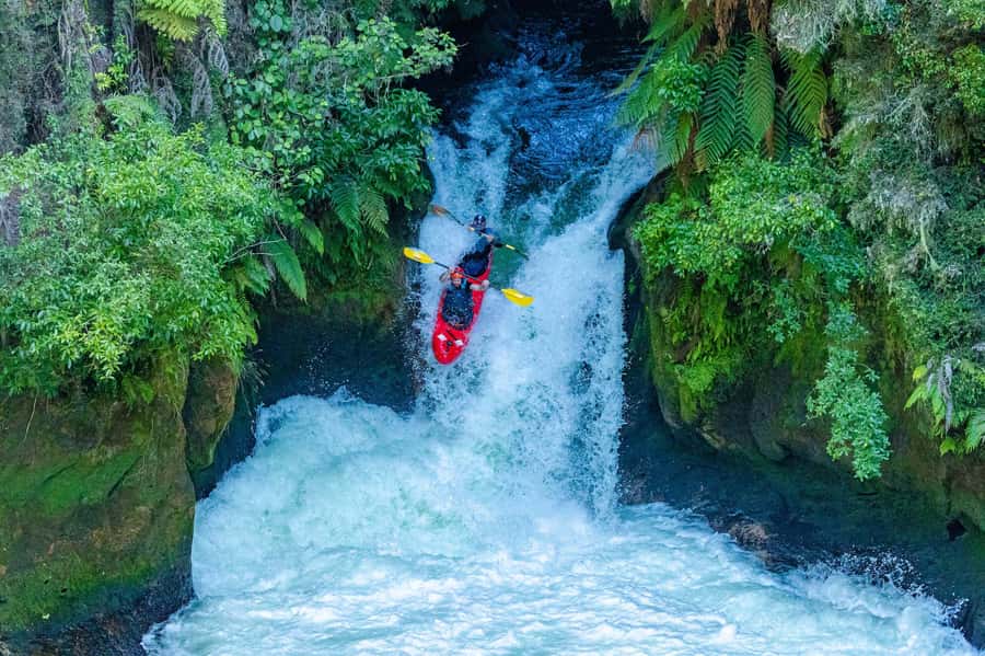 Epic Tandem Kayak Tour down the Kaituna River Waterfalls - The final stretch and possible cliff jump