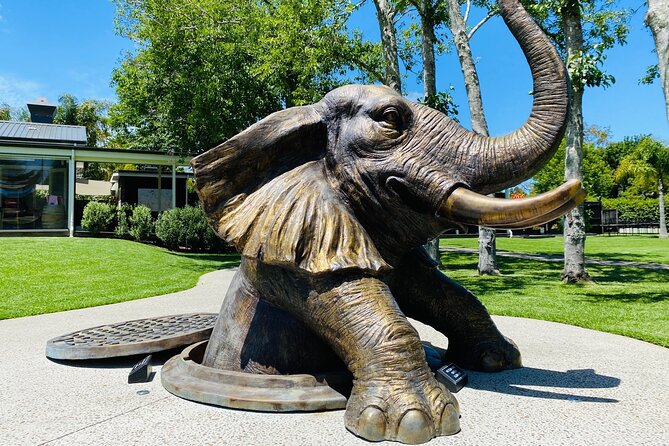 Explore gardens & galleries filled with incredible art, Matakana - Entering the three sculpture gardens