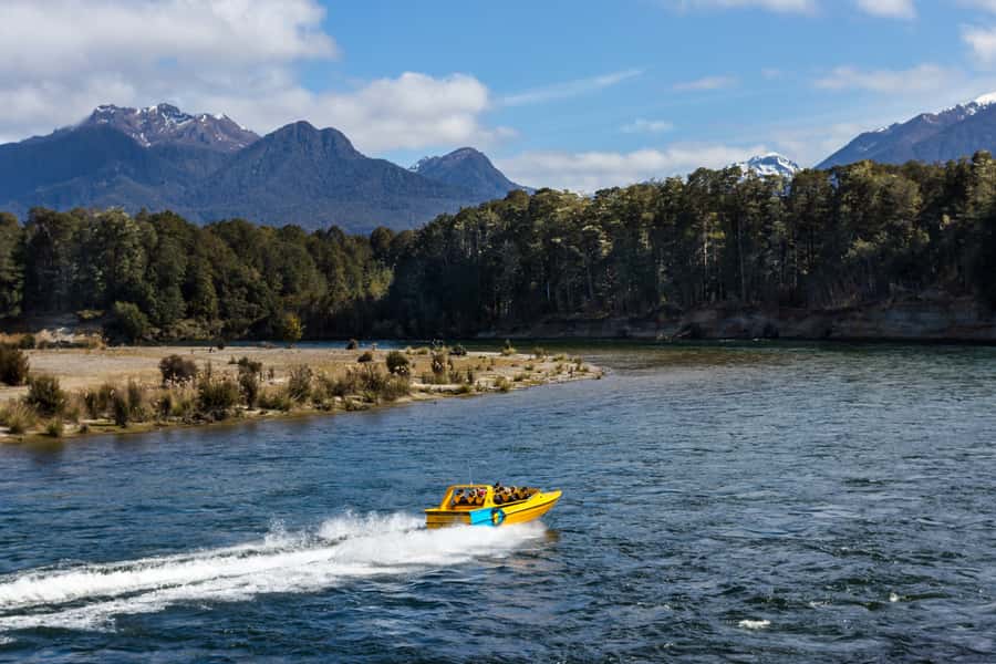 Fiordland: Jet Boat & Nature Walk Experience from Te Anau - Reaching Lake Manapouri