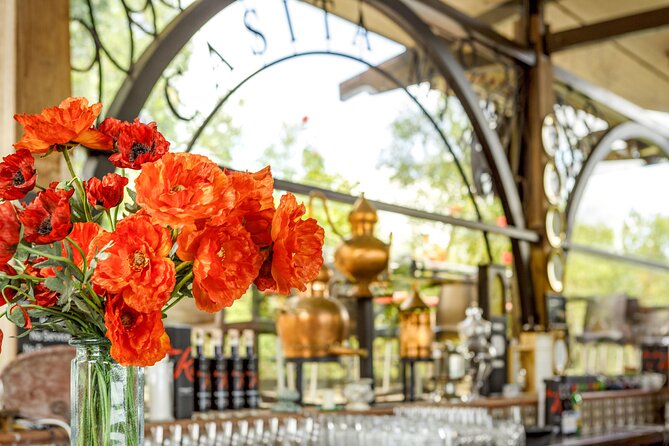 Flavours of Waiheke, wine, beer, spirits INCLUDES lunch - MAX 11 - Key points to know before you book