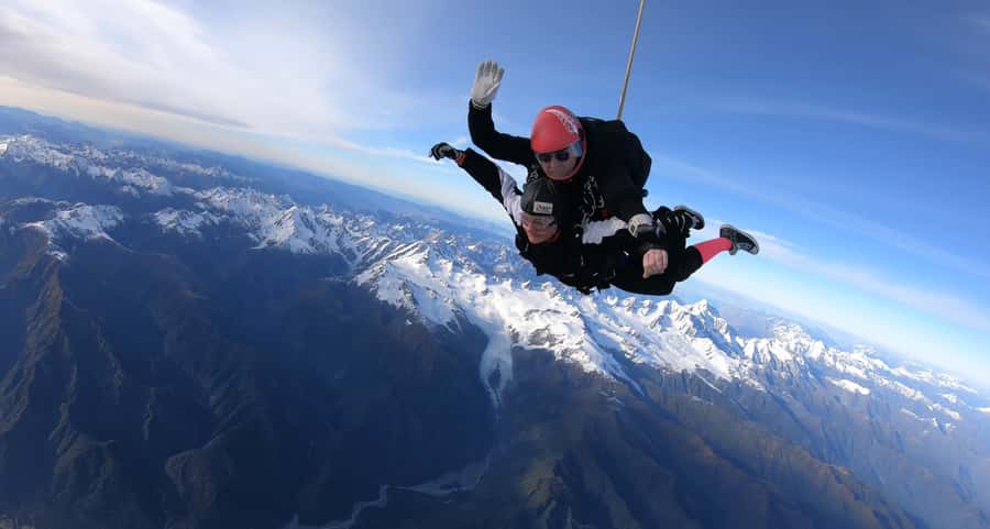 Franz Josef: 13,000ft, 16,500ft or 18,000ft Skydive - Three hours on the schedule, but not three hours in free fall