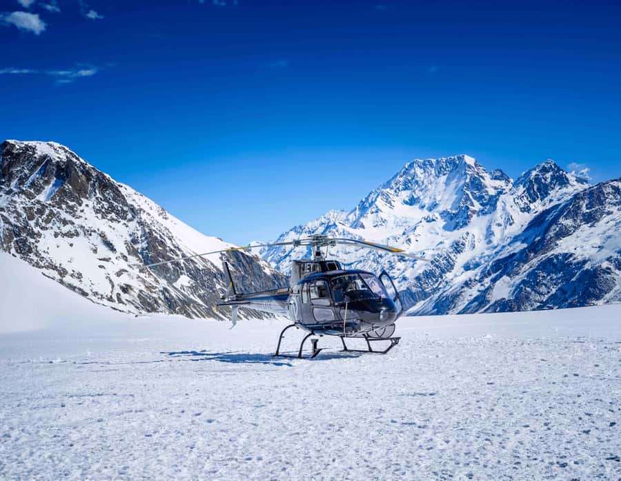 Franz Josef: 30-min Flight Franz Josef & Tasman Glaciers - Climbing above Franz Josef Glacier