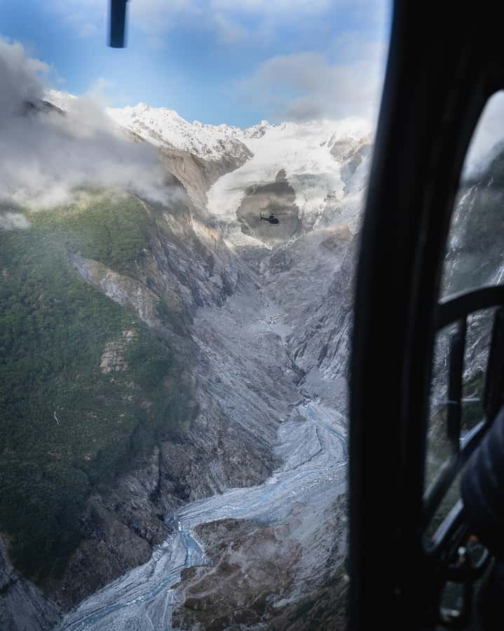 Franz Josef: 30-min Flight Franz Josef & Tasman Glaciers - Crossing the main divide near Centennial Hut
