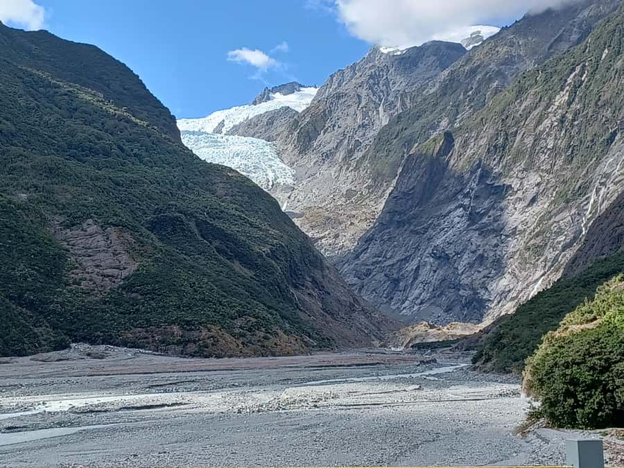 Franz Josef: Franz Josef Glacier Lookout Guided Walk - The kettle lake and snow-capped peaks