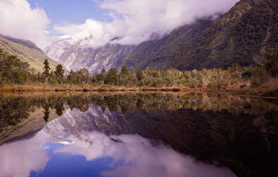 Franz Josef: Franz Josef Glacier Lookout Guided Walk - The short drive into the valley