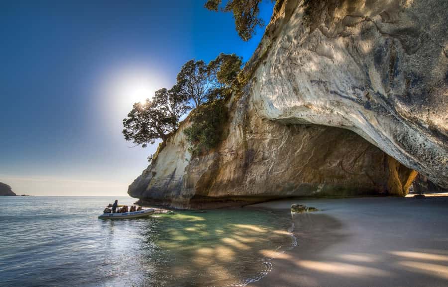 From Auckland: Cathedral Cove & Hot Water Beach Tour - Walking into Cathedral Cove Marine Reserve