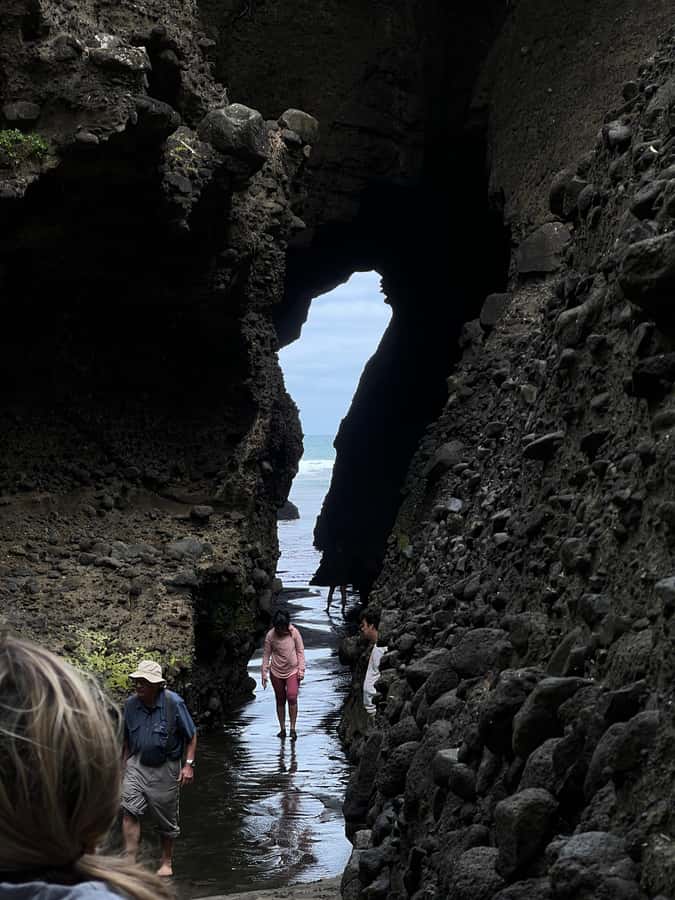From Auckland: Guided Tour of Piha with Scenic Beach Walks - South Piha: Cliffs, Caves, and Rougher Ground