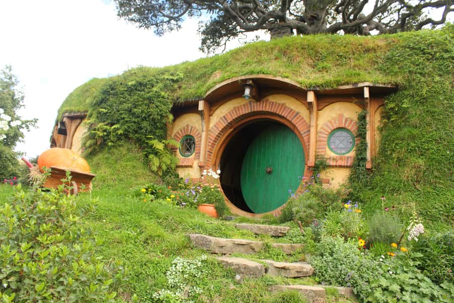From Auckland: Hobbiton Movie Set Private Tour (Flexible) - Leaving Auckland for the Waikato countryside
