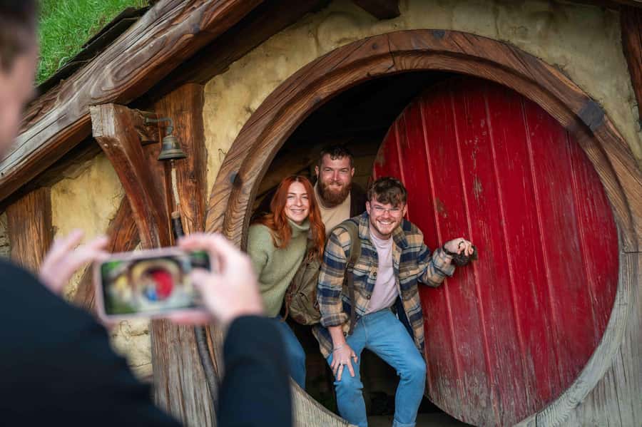From Auckland: Hobbiton Movie Set Trip with Guided Tour - Key points to know before booking