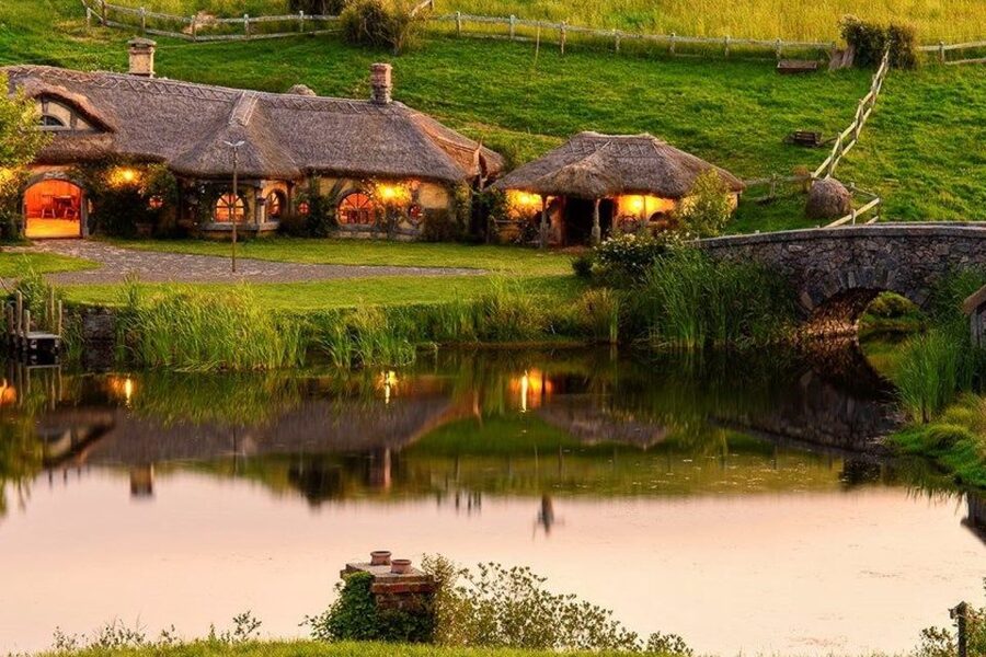 From Auckland: Hobbiton & Waitomo Caves Full-Day Trip - My call: book it for convenience and contrast