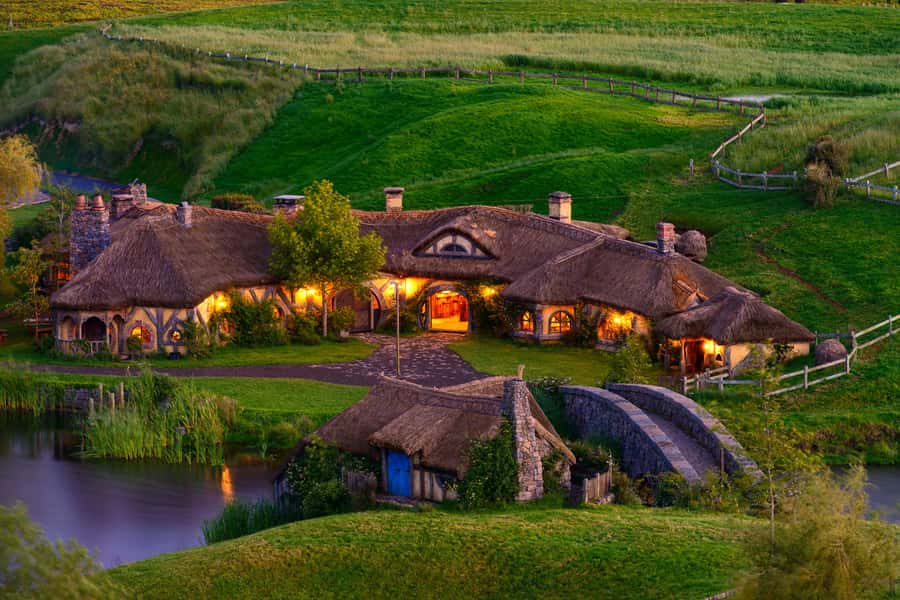 From Auckland: Hobbiton & Waitomo Caves Full-Day Trip - Is $269 good value?