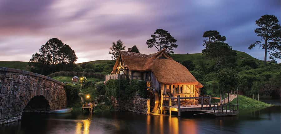 From Auckland: Lord Of The Rings Hobbiton Day Tour - Leaving Auckland for the Shire
