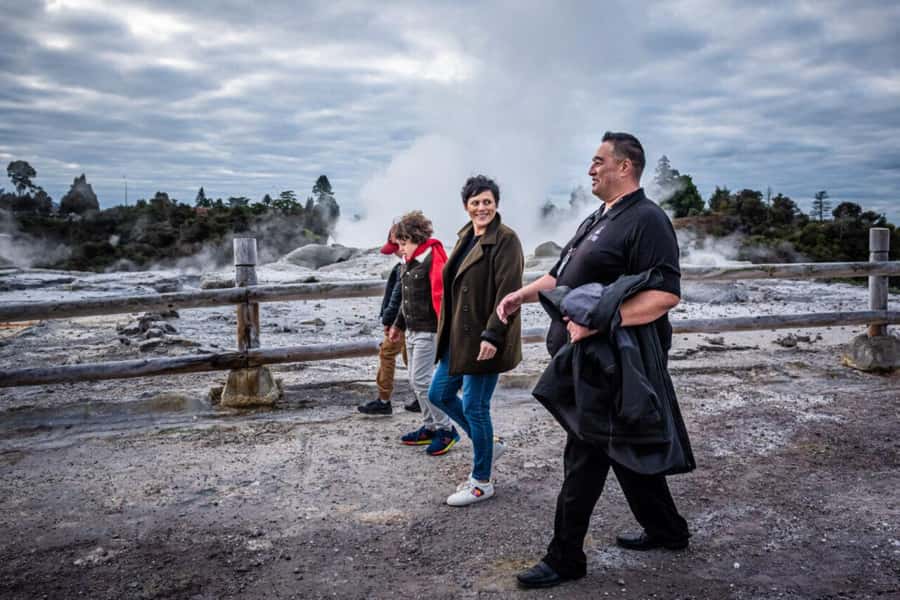 From Auckland: Rotorua Te Puia, Haka & Polynesian Spa Tour - Māori welcome, song, poi, and haka