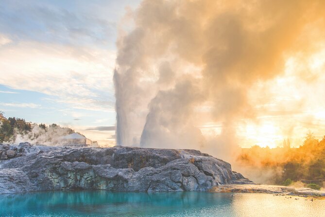 From Auckland : Rotorua Tepuia Tour with Haka and Hangi Lunch - The 6:00 am pickup and journey south