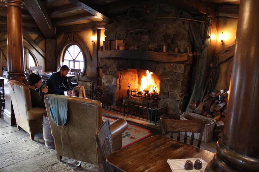 From Auckland: Two-Day Hobbiton, Rotorua, Waitomo Caves Tour - Who should book this North Island tour?