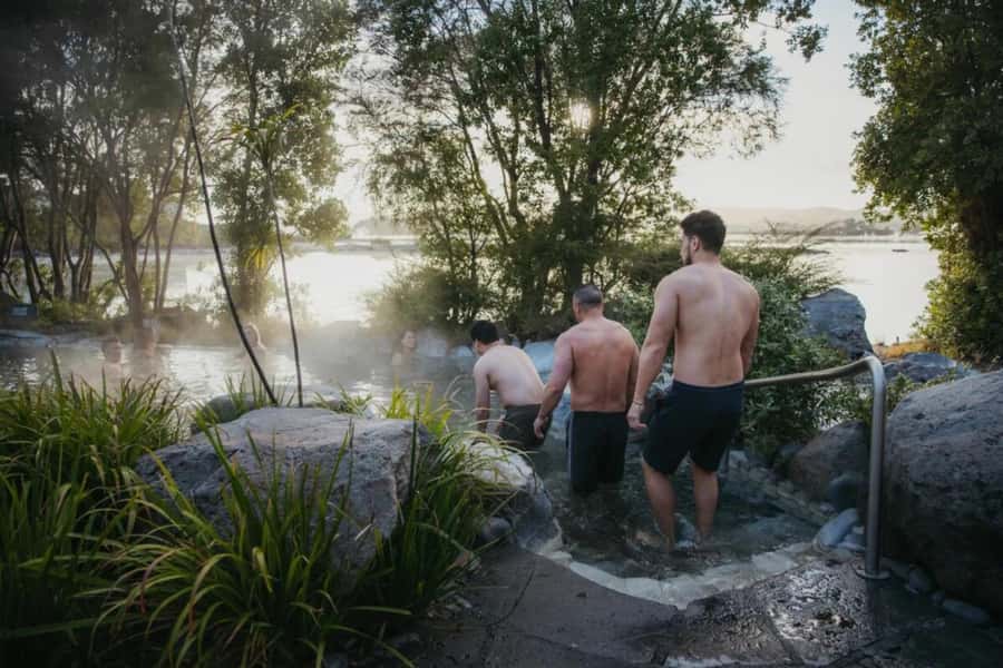 From Auckland: Wai-O-Tapu & Polynesian Spa Rotorua Day Tour - The return to Auckland and what the schedule means