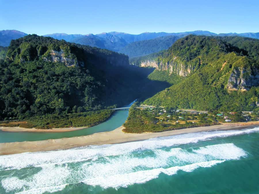 From Greymouth: Punakaiki Blowholes & Pancake Rocks Tour - Leaving Greymouth on the Coast Road
