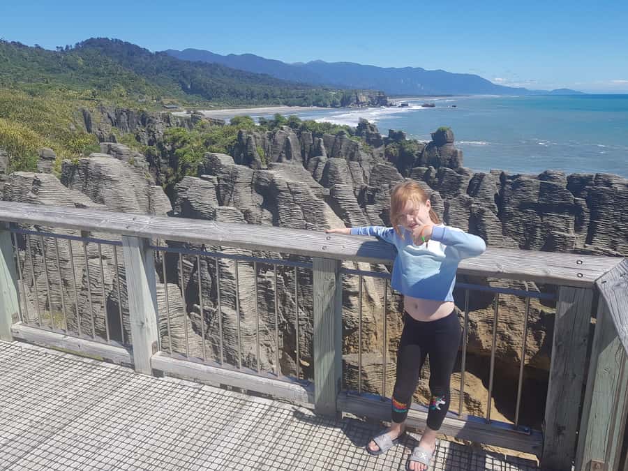 From Greymouth: Punakaiki Blowholes & Pancake Rocks Tour - A refreshment break at the local cafe