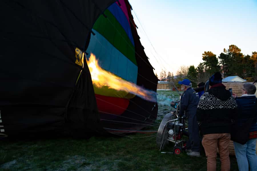 From Methven: Hot Air Balloon Flight in Canterbury with Wine - What the pilot adds to the view