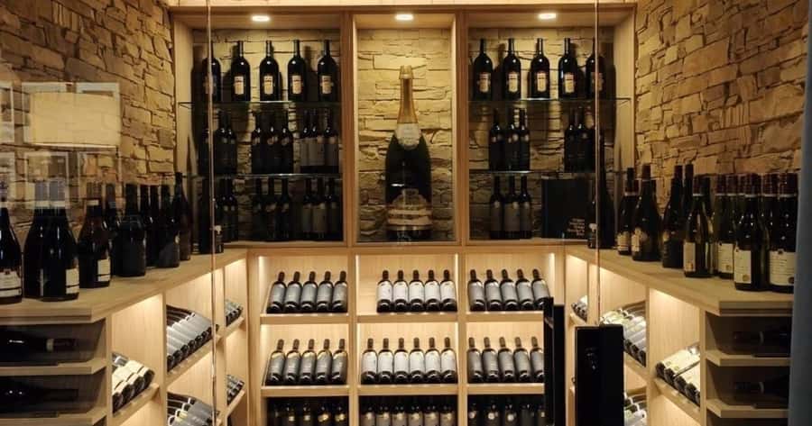 From Napier: Hawke's Bay Small Group Wine Capita Tour - Cheese, charcuterie, and a welcome pause