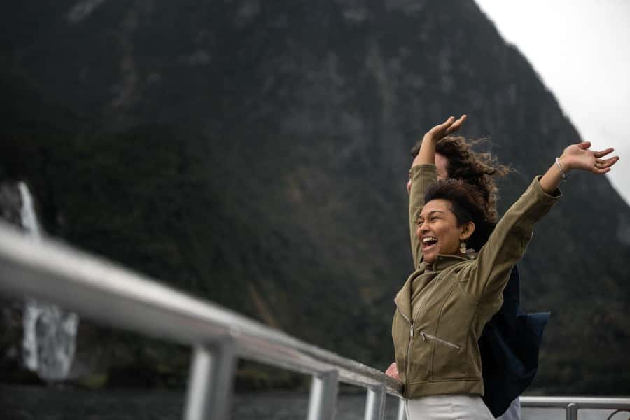 From Queenstown: Milford Sound Business Class with Cruise - Practical details that make the day easier