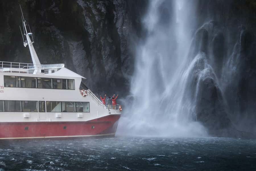 From Queenstown: Milford Sound Coach, Cruise, Scenic Flight - Starting early in Queenstown