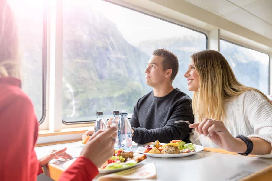 From Queenstown: Milford Sound Day Trip on Premium Coach - Eglinton Valley and Mirror Lakes