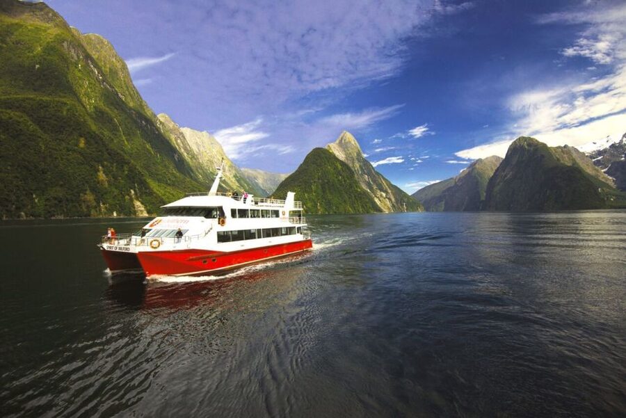From Queenstown: Milford Sound Flight and Cruise with Lunch - Should you book the Air Milford flight and cruise?