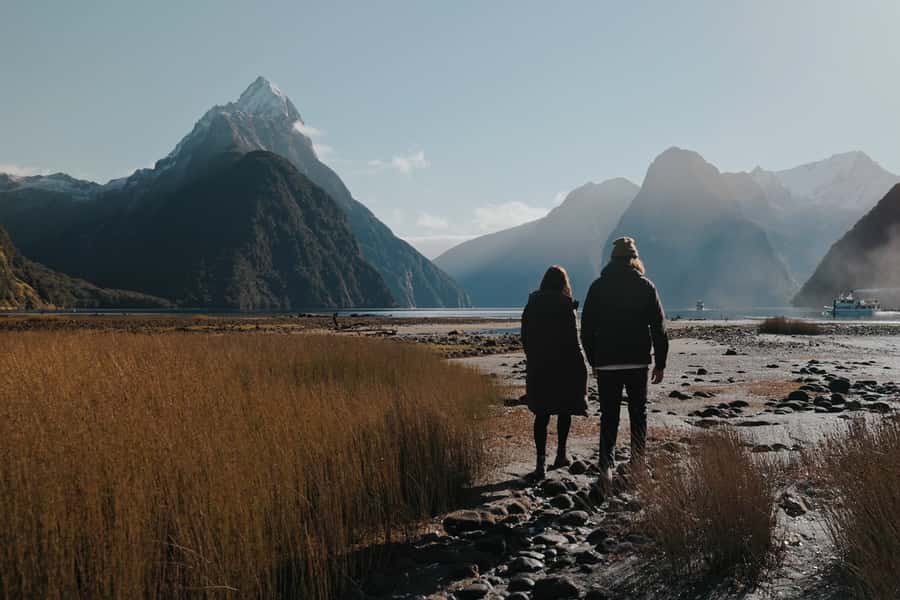 From Queenstown: Milford Sound Scenic Flight & Nature Tour - Queenstown Airport to the Dart-Rees Valley