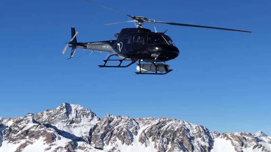 From Queenstown: Mount Cook Heli-Hike and Bus Tour Combo - Lindis Pass and Omarama: useful breaks, not filler