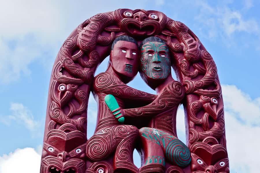From Rotorua: Wai-O-Tapu, Waimangu and Te Puia Full-Day Tour - The guides are a major part of the value