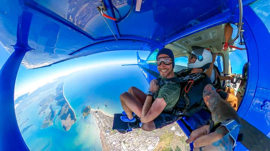 From Tauranga: Skydive over Mount Maunganui - Meeting the team at Skydive Tauranga