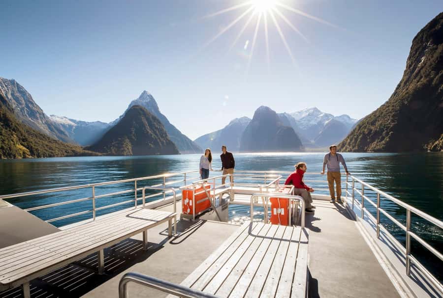 From Te Anau: Milford Sound Premium Bus Tour and Cruise - Wildlife requires patience and luck