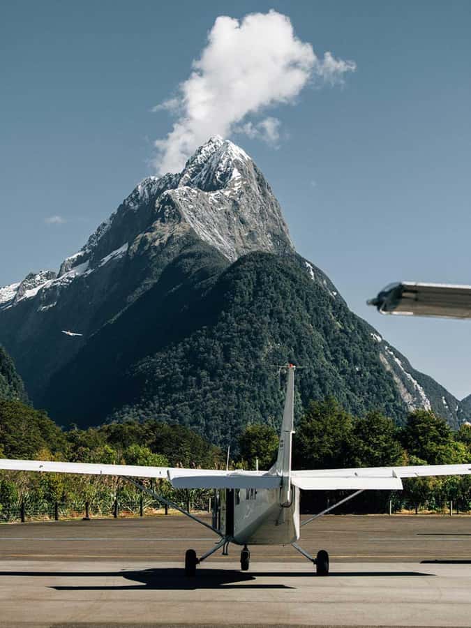 From Wanaka: Milford Sound Flight with Landing & Glaciers - Seeing more than 100 glaciers from above