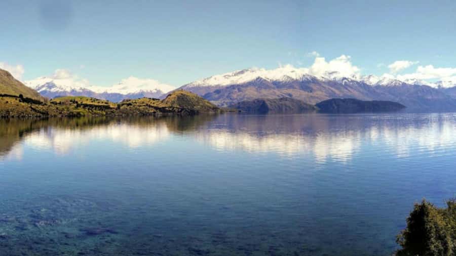 From Wanaka: Ruby Island 1-Hour Cruise and Photo Walk - Photo opportunities from beach to hilltop