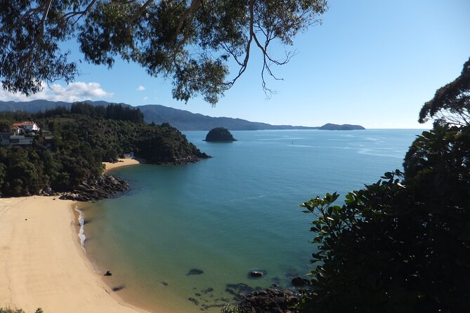 Full-Day Abel Tasman National Park Hiking Tour with Cruise - The 9.15am water taxi into the park