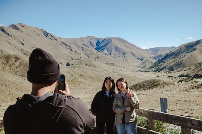 Full-Day Guided Sightseeing Tour of Mount Cook from Queenstown - Lake Pukaki delivers the first great Mount Cook view