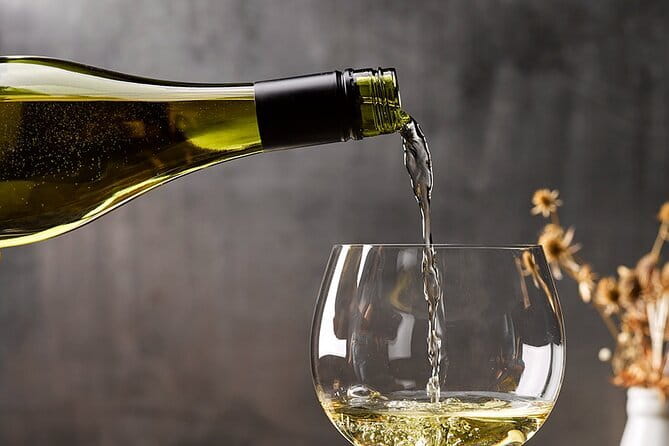 Full-Day Marlborough Scenic and Wine Tour from Blenheim - The guide and group size