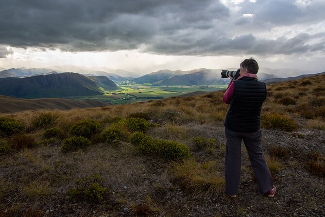 Full Day Queenstown & Southern Lakes Private Photography Tour - Choosing east: Arrowtown, vineyards, and Kawarau Gorge