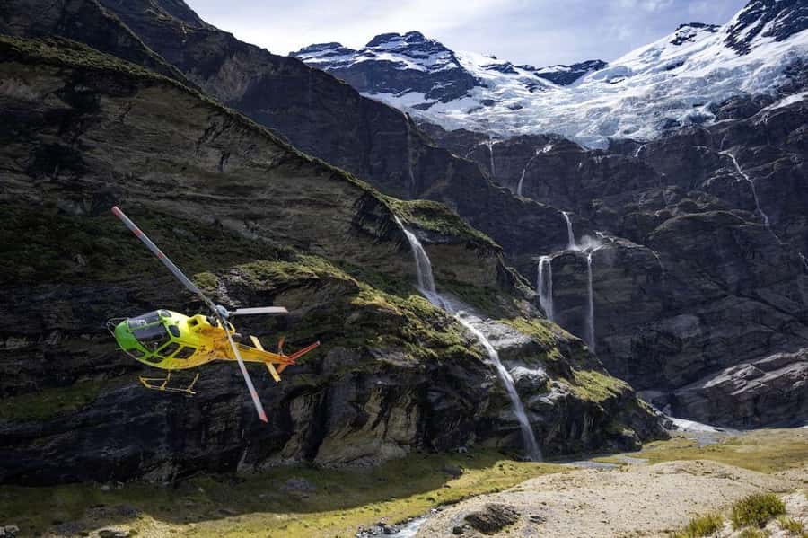 Glenorchy Helicopter Tour | Alpine Lakes & Fiordland - Lake Erskine and the first alpine views