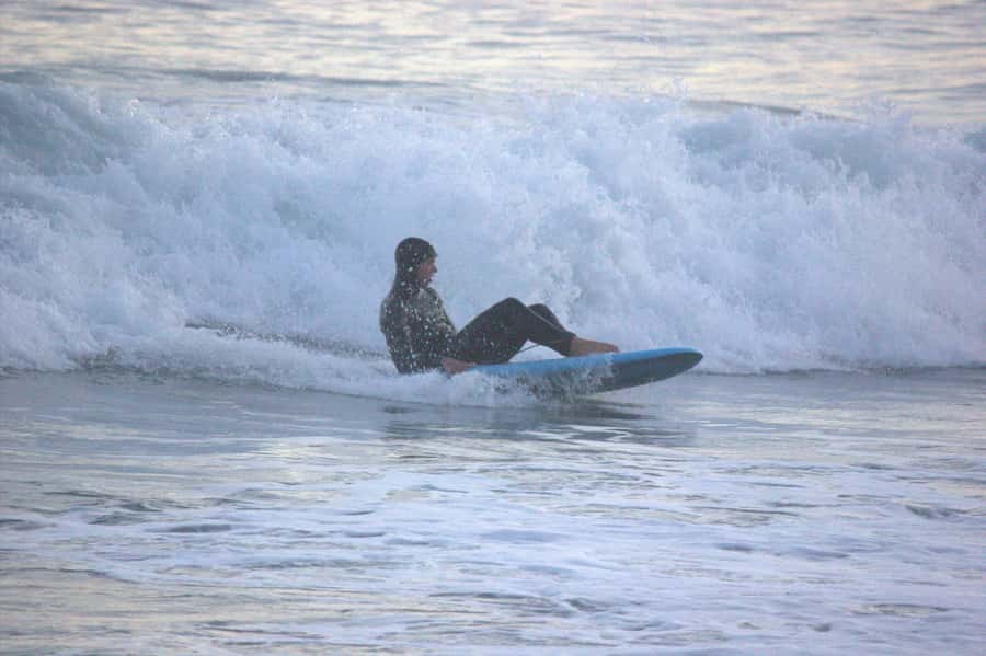 Greymouth: 2-Hour Beginner Surf Lesson - First water session: board movement and white water