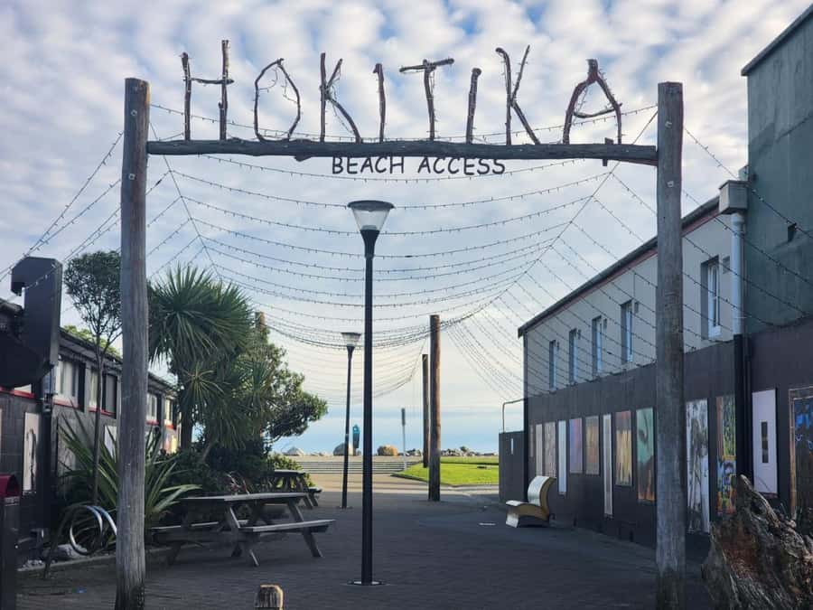Greymouth to Franz Josef via Hokitika small group tour 1 Way - Hokitika: a short stop before the gorge